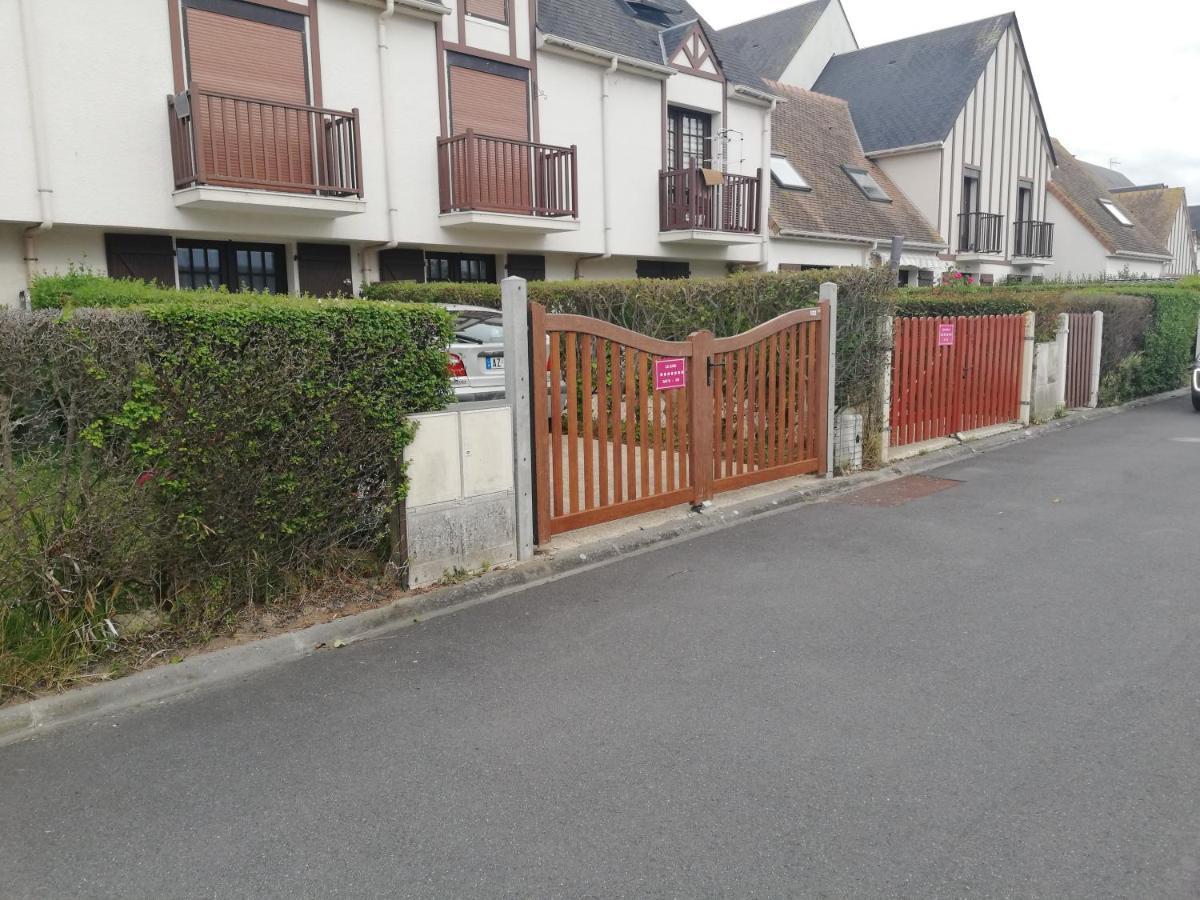 Juno Courseulles-sur-Mer Exterior foto